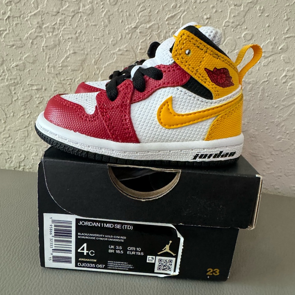 Nike Jordan 1 Mid SE (TD) size 4c